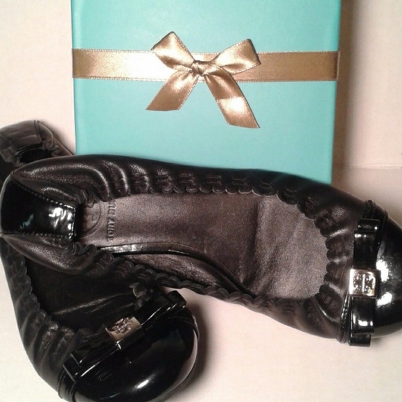 Tory Burch Shoes - 🔴Tory Burch "Eddie" Bow Ballet Flats